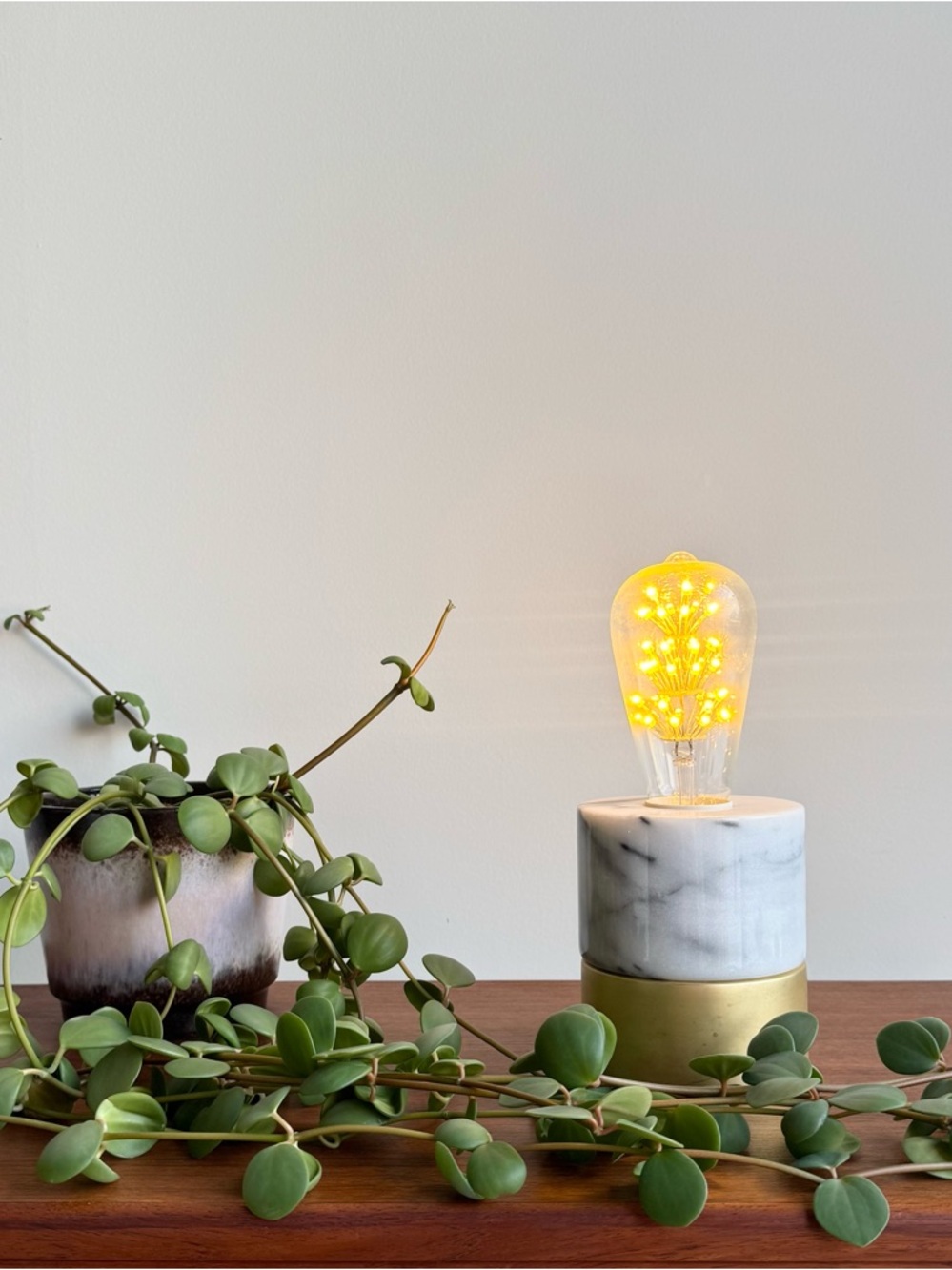 Small marble and brass-look accent lamp light